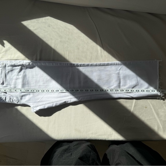 Pilcro cropped high-rise bootcut lavender jeans. Soft, stretchy, comfy. Size 28 - Picture 6 of 9